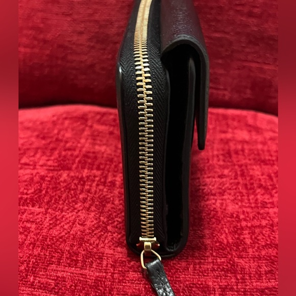 GUCCI AUTHENTIC BLACK TRIFOLD AND ZIPPY WALLET. EUC. - Picture 13 of 15